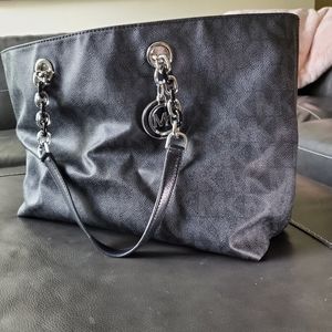 Black Michael Kors bag
